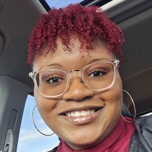 Meet your Posher, Valarie 👋🏾